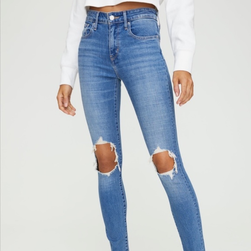 Levi’s 721 High rise Ripped Skinny Jeans 25/ 26 busted knees